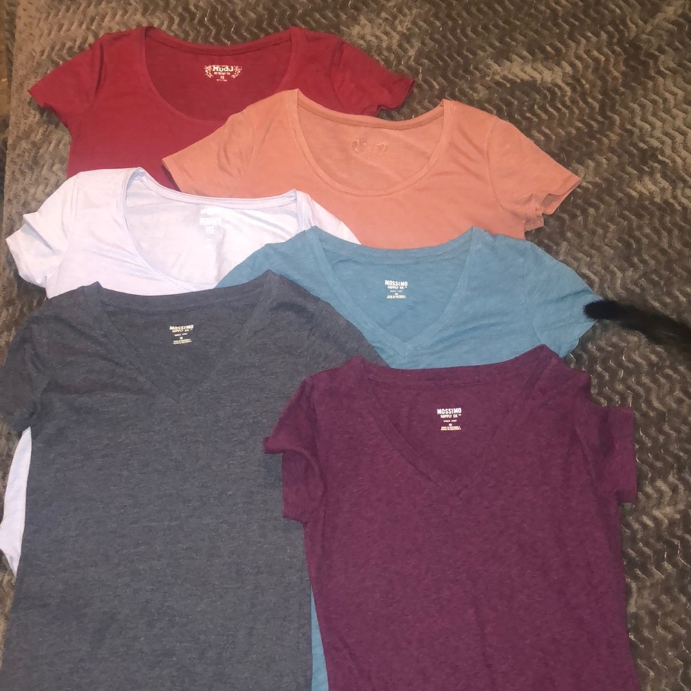 Lot of short sleeve T-shirts